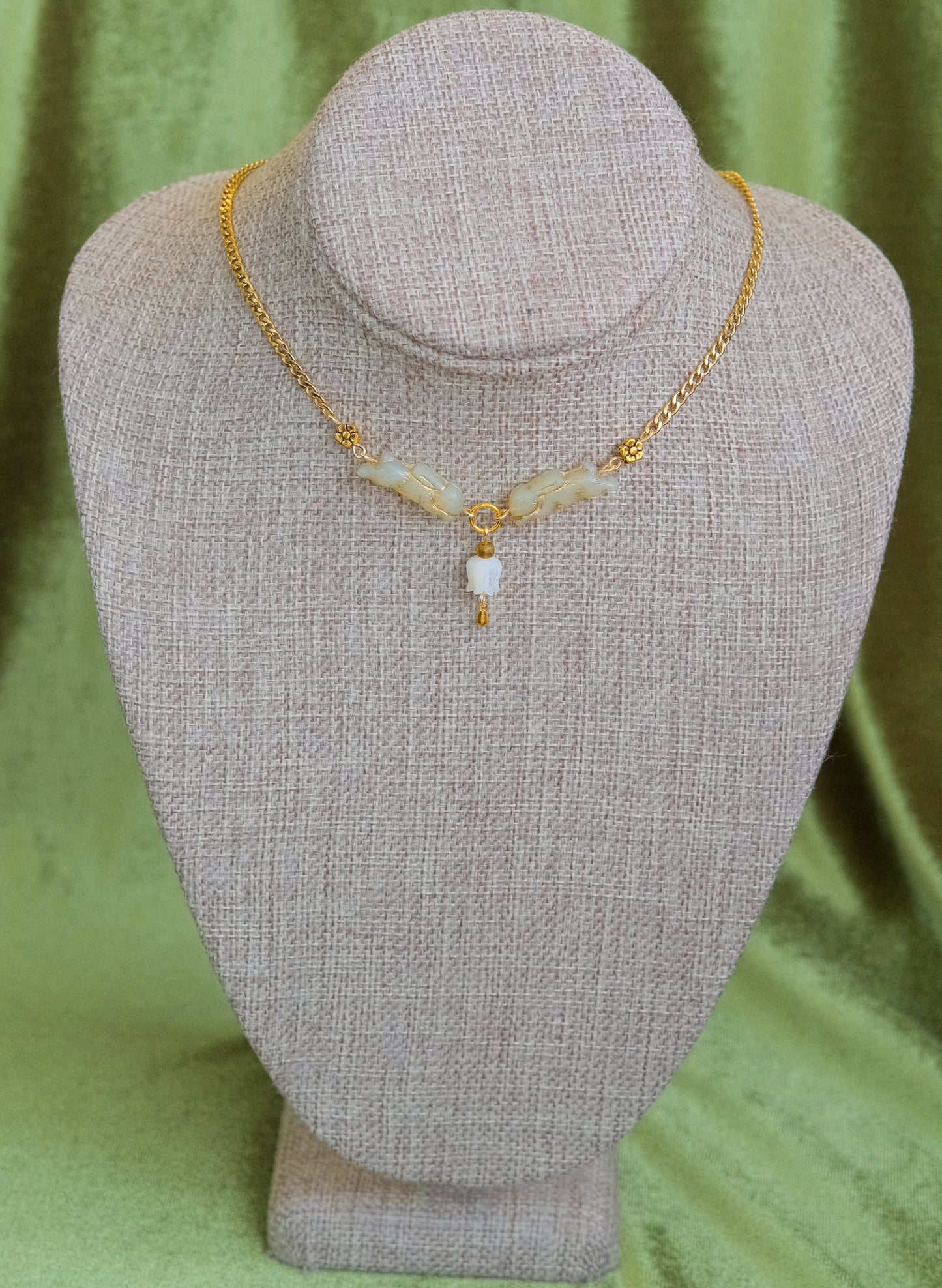 Meadow Hare Lily of the Valley Necklace (Gold)